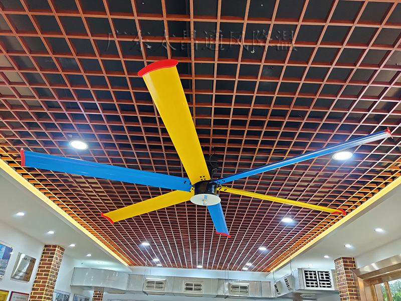 有了這臺工業(yè)大風(fēng)扇，空調(diào)費(fèi)都省了！