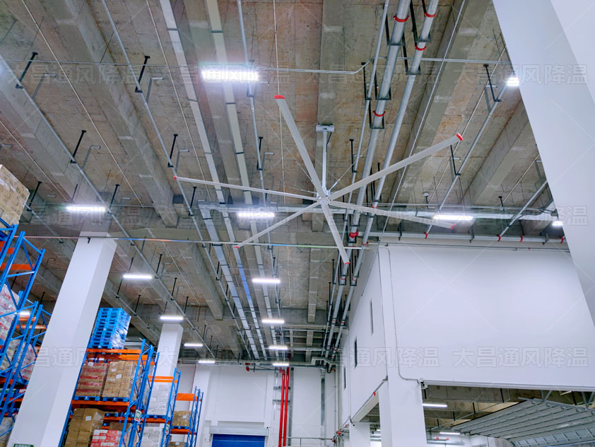 倉庫如何降溫？一臺工業(yè)大風扇輕松搞定