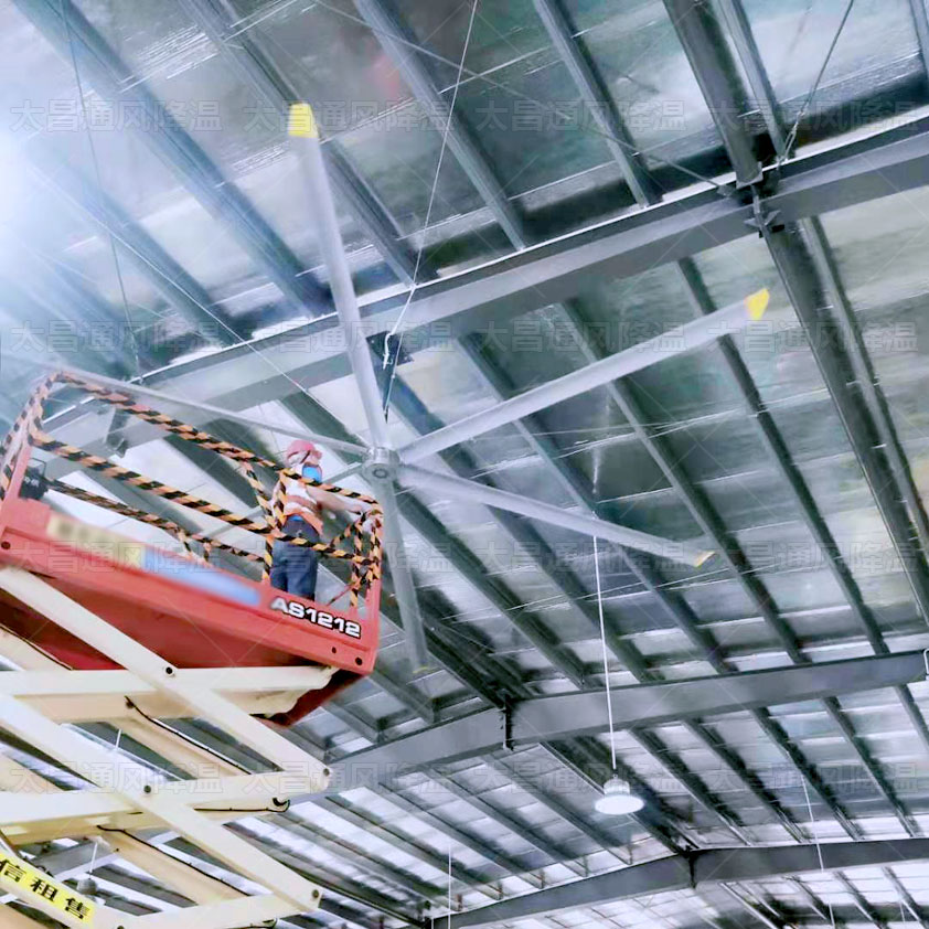 為什么安裝工業(yè)大風(fēng)扇的工廠(chǎng)越來(lái)越多？