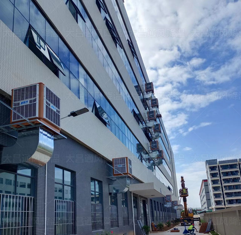 廠房車間很熱怎么降溫?用節(jié)能環(huán)?？照{(diào)方案快速解決