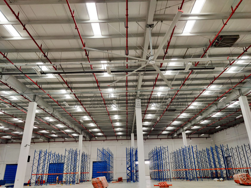 倉(cāng)庫(kù)通風(fēng)降溫 工業(yè)大風(fēng)扇有哪些優(yōu)勢(shì)