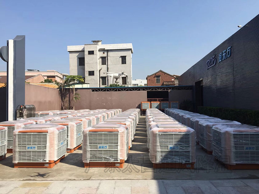 您還在為廠房太熱怎么降溫為難嗎？太昌環(huán)保空調(diào)幫您解決